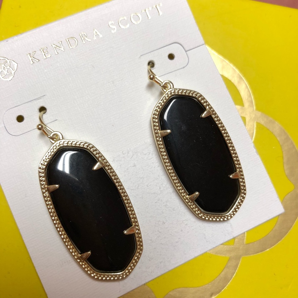 New Kendra Scott Elle drop earrings 🍀